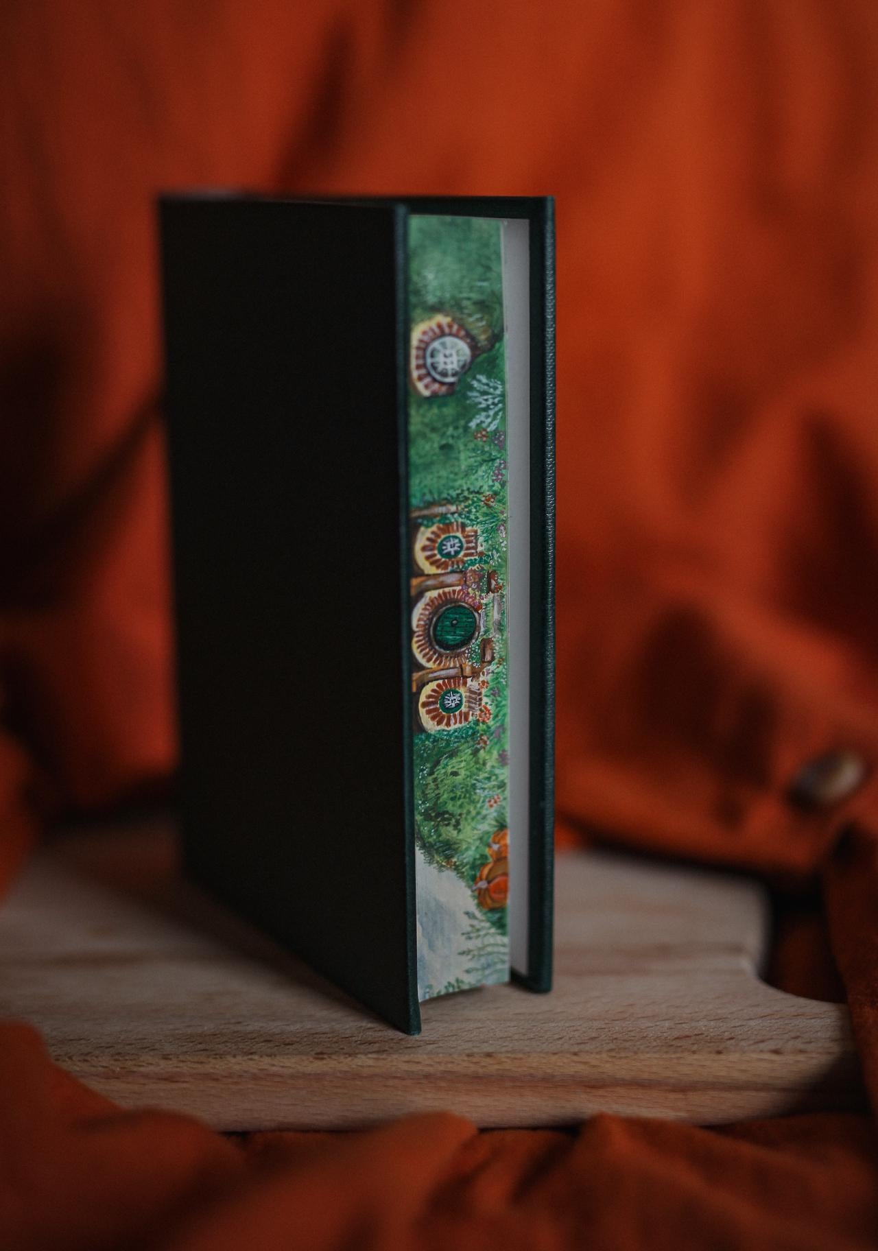 Fore-edge painting |J.R.R. Tolkien Hobbit Pocket Edition | Collector's Book