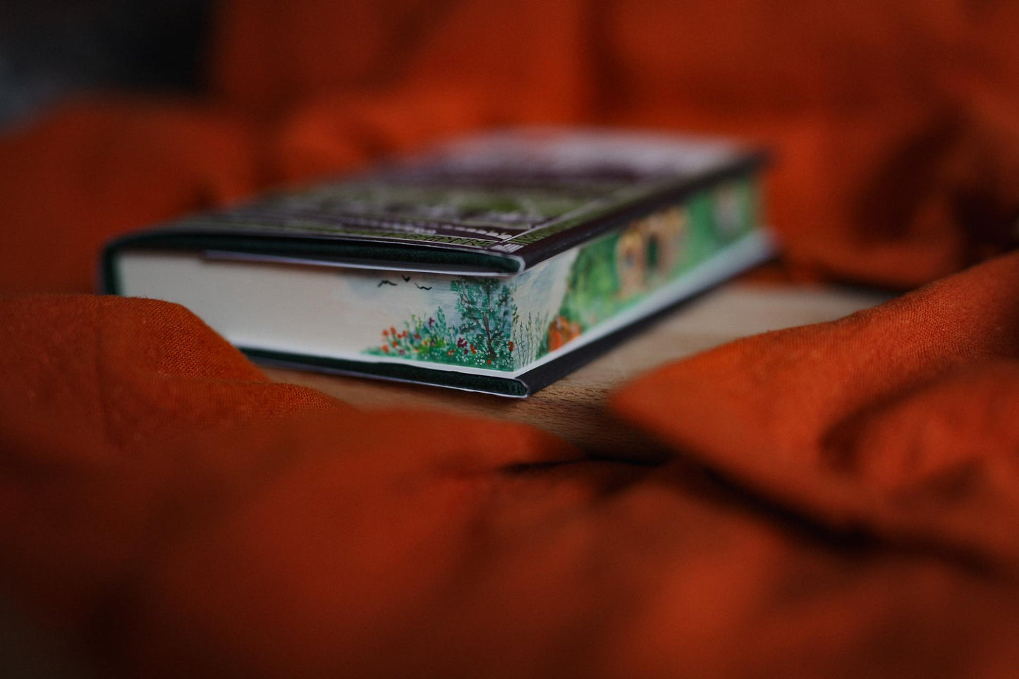 Fore-edge painting |J.R.R. Tolkien Hobbit Pocket Edition | Collector's Book