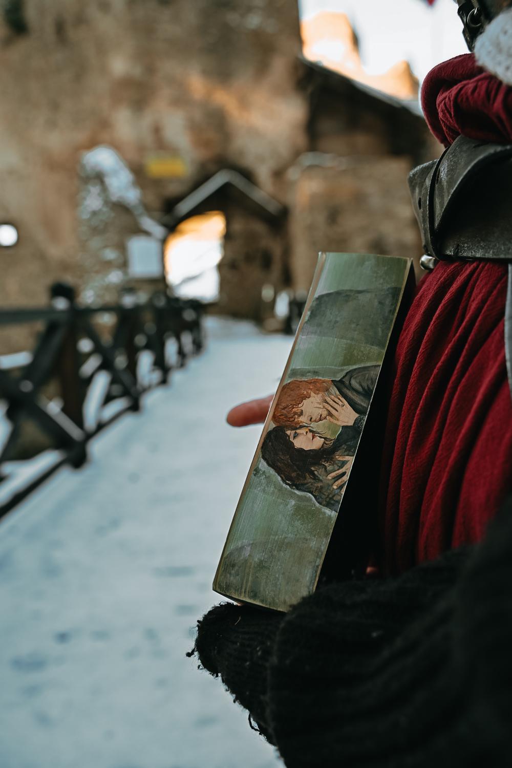 Fore-edge painting | Cross Stitch (Outlander) - Diana Gabaldon