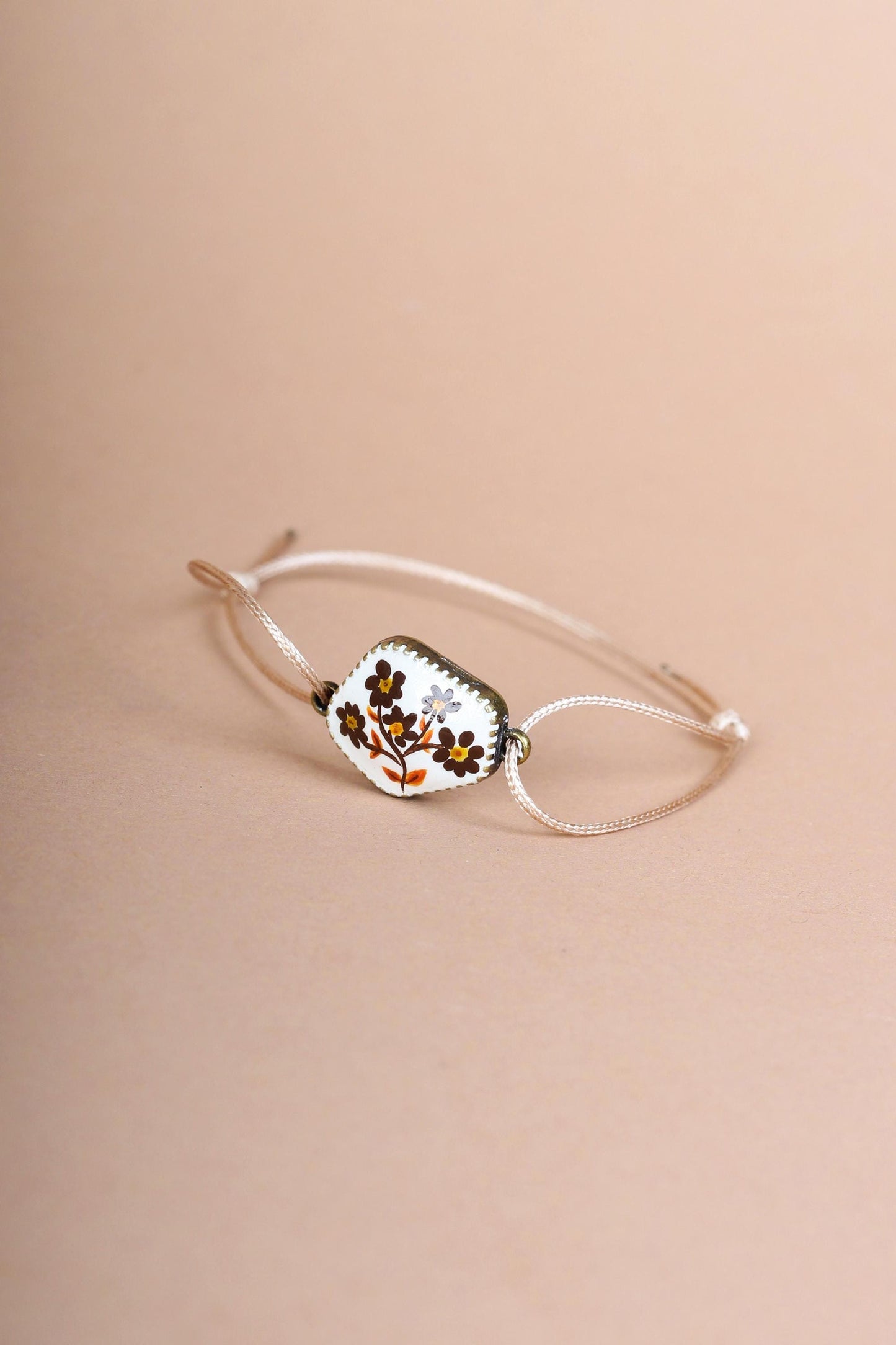 Handmade Floral Cabochon Bracelet: Minimalist Golden Wax String Jewelry