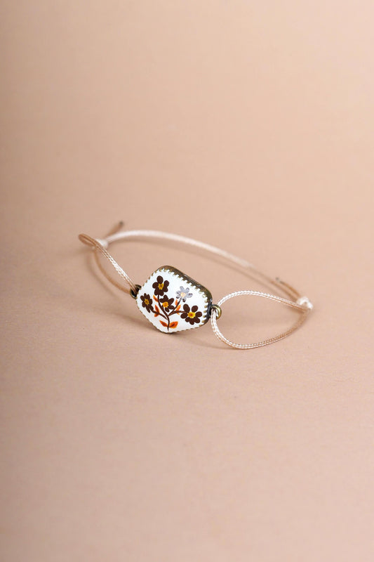 Handmade Floral Cabochon Bracelet: Minimalist Golden Wax String Jewelry