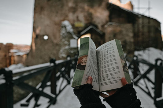 Fore-edge painting | Cross Stitch (Outlander) - Diana Gabaldon