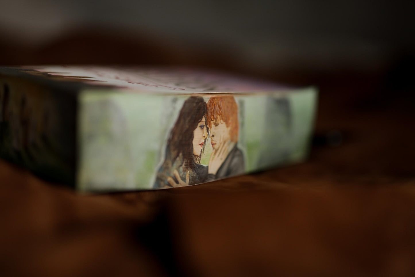 Fore-edge painting | Cross Stitch (Outlander) - Diana Gabaldon